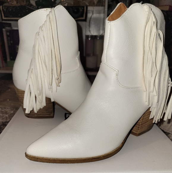 BEAST FASHION Shoes - Beast Fringe Booties White 7.5
